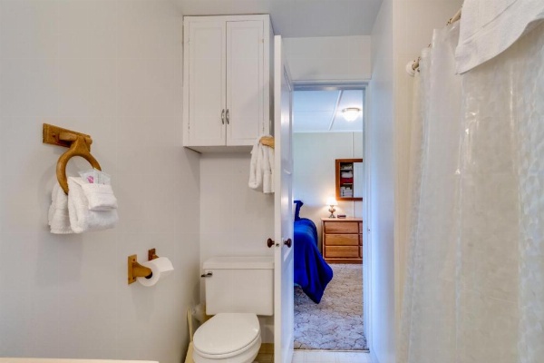 Auntie's House image 13