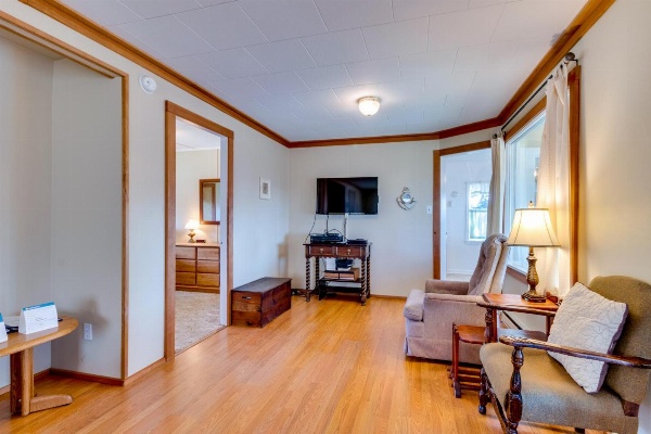 Auntie's House image 5