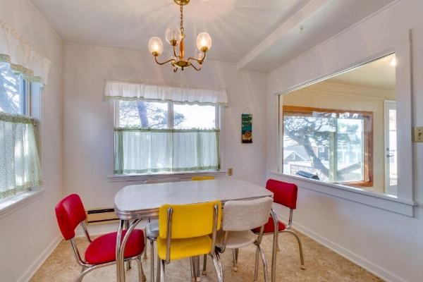 Auntie's House image 8