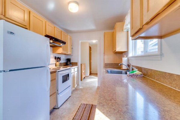 Auntie's House image 9